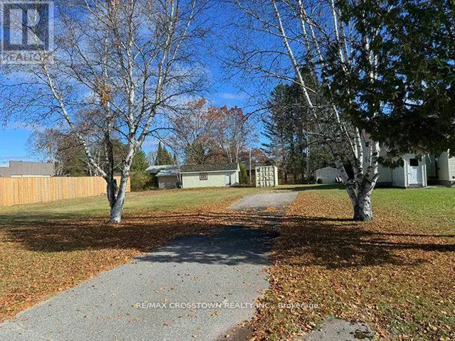 8 CEDAR COURT, South River, Ontario P0A1X0