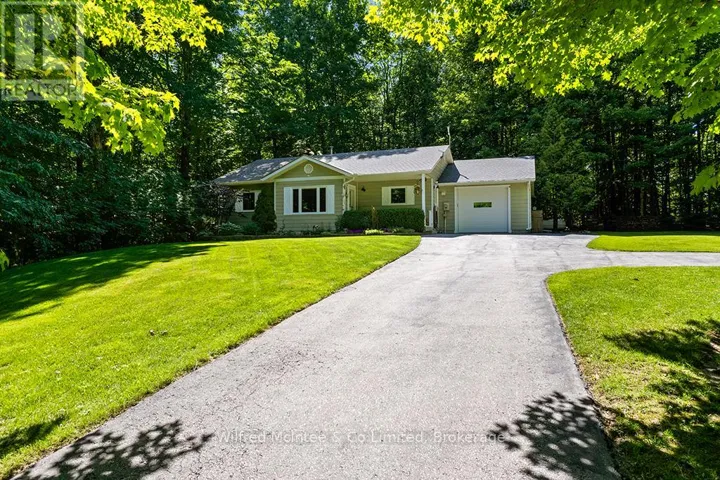 24 SHORE DRIVE, South Bruce Peninsula, Ontario N0H1A0