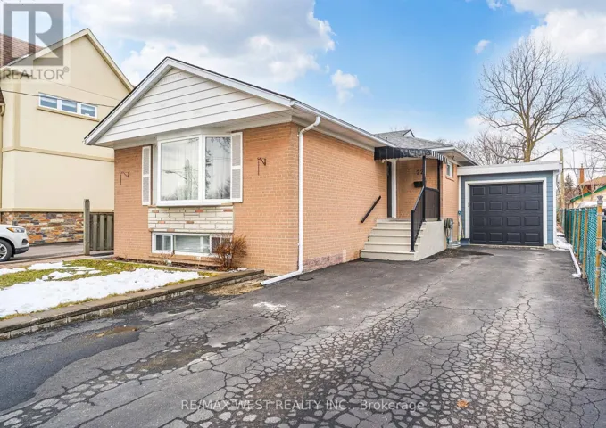 22 DIMPLEFIELD PLACE, Toronto (Eringate-Centennial-West Deane), Ontario M9C4A1