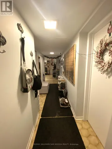 1 - 232 COOPER STREET, Ottawa, Ontario K2P0G4