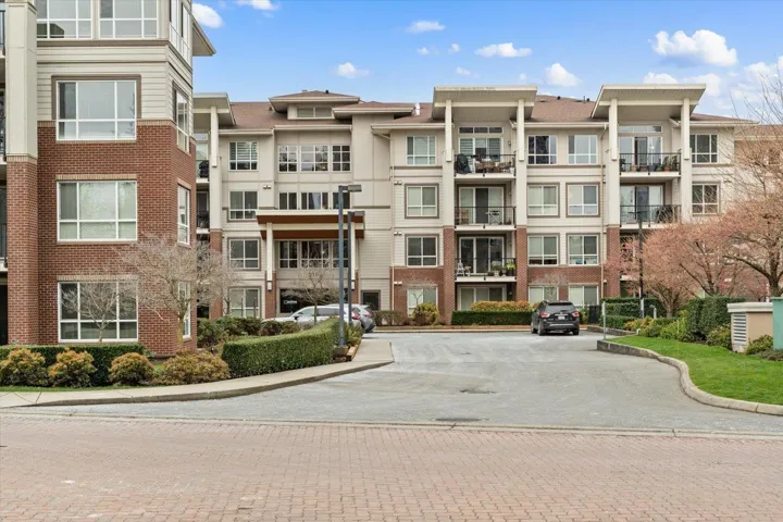 402 3192 GLADWIN ROAD, Abbotsford, British Columbia V2T6M9