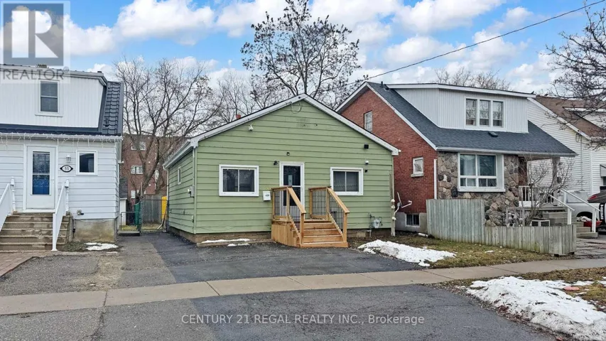 55 MONTRAVE AVENUE, Oshawa (Vanier), Ontario L1J4R6