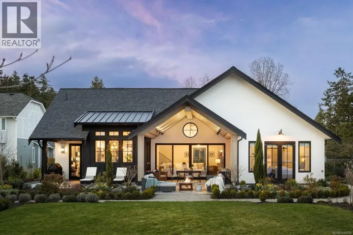 839 Clayton Rd, North Saanich, British Columbia V8L5M3