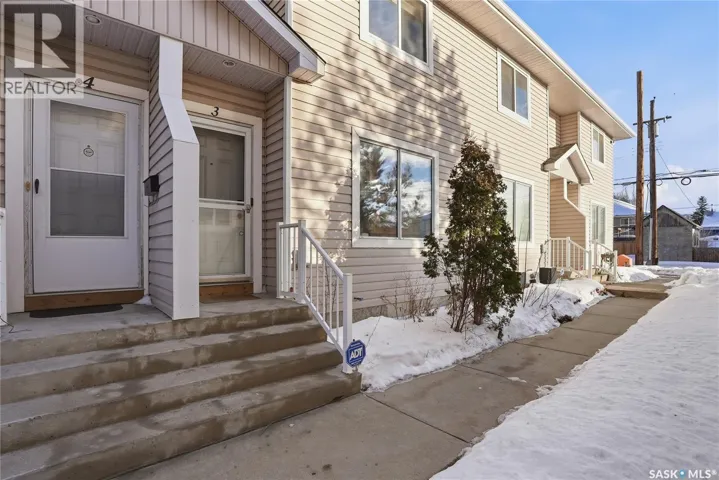 3 802 K AVENUE N, Saskatoon, Saskatchewan S7L2N1