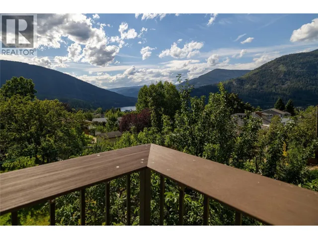 1324 Cedar Street, Nelson, British Columbia V1L2E8