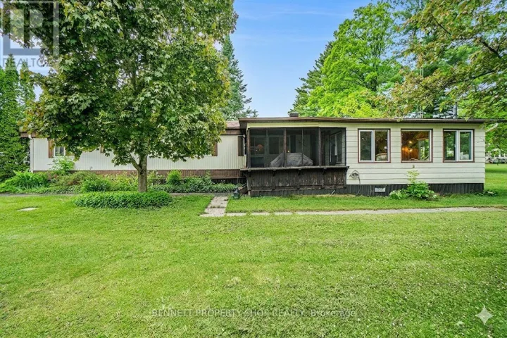 36 WOODSIDE LANE, McNab/Braeside, Ontario K0A3L0