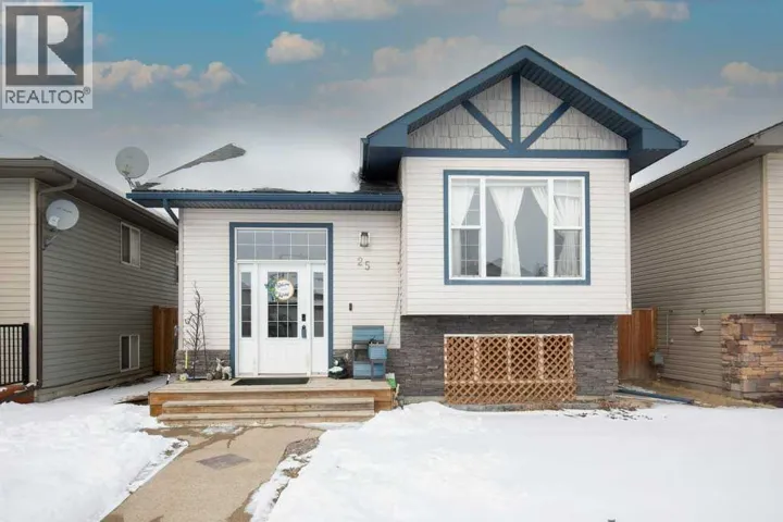 25 Hammond Close, Sylvan Lake, Alberta T4S0C7