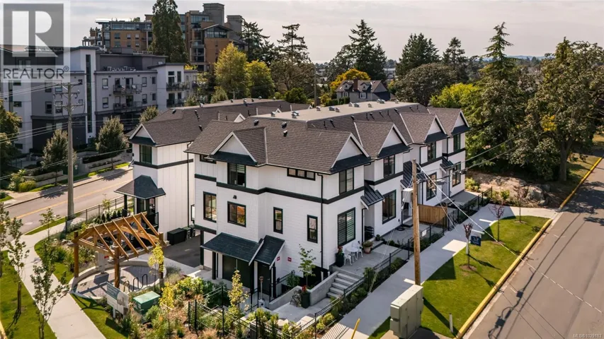 5 820 Dunsmuir Rd, Esquimalt, British Columbia V9A5B7