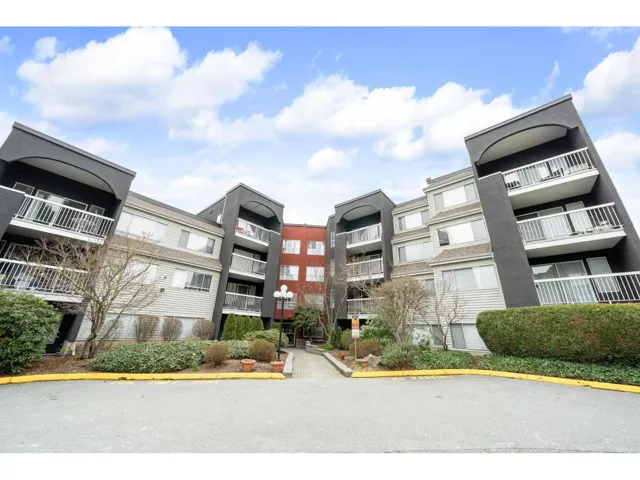 107 5700 200 STREET, Langley, British Columbia V3A7S6