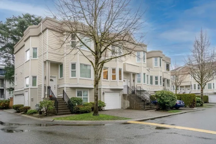 10 10340 156 STREET, Surrey, British Columbia V3R4L8