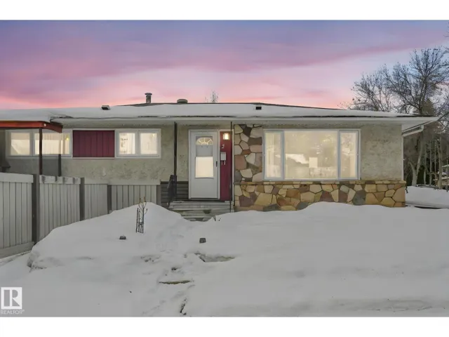 2 SCARBORO PL, St. Albert, Alberta T8N0H8