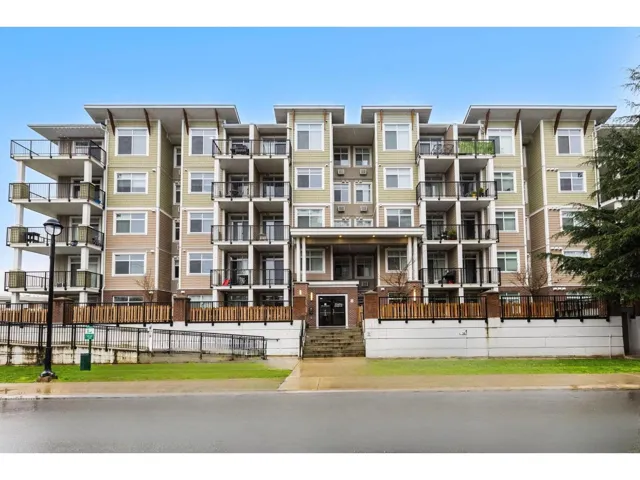 313 20696 EASTLEIGH CRESCENT, Langley, British Columbia V3A0M3