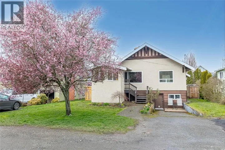 3074 Earl Grey St, Saanich, British Columbia V9A1W7