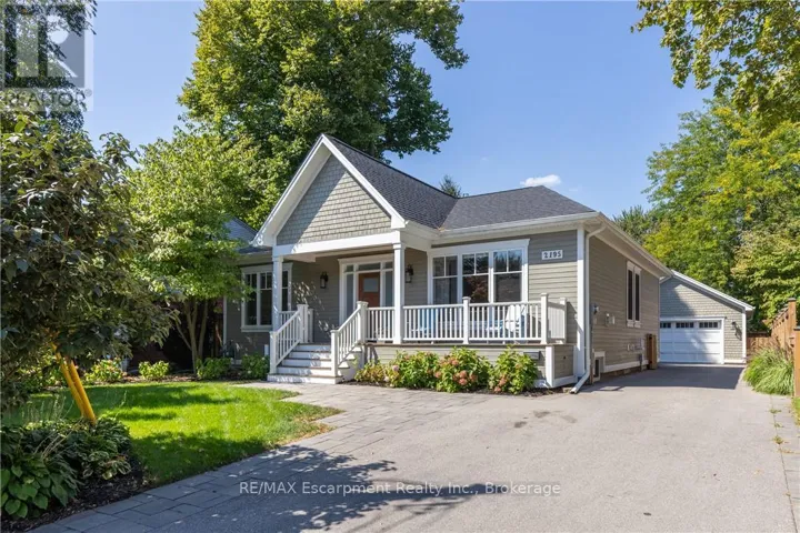 2195 COURTLAND DRIVE, Burlington (Brant), Ontario L7R1S2