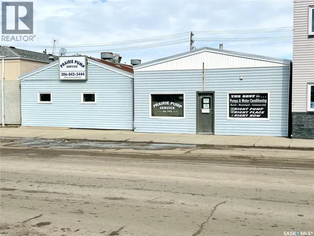 405 & 407 Railway AVENUE, Weyburn, Saskatchewan S4H0A7