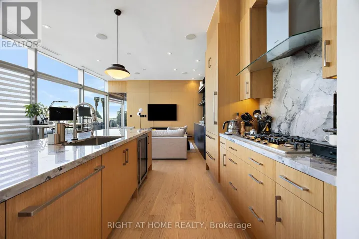 1202 - 39 QUEENS QUAY E, Toronto (Waterfront Communities), Ontario M5E0A5