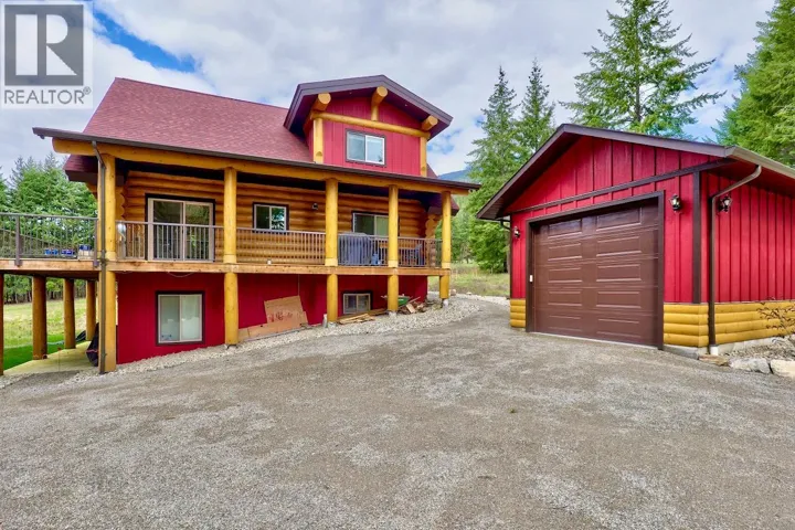 2589 Airstrip Road, Anglemont, British Columbia V0E1M8