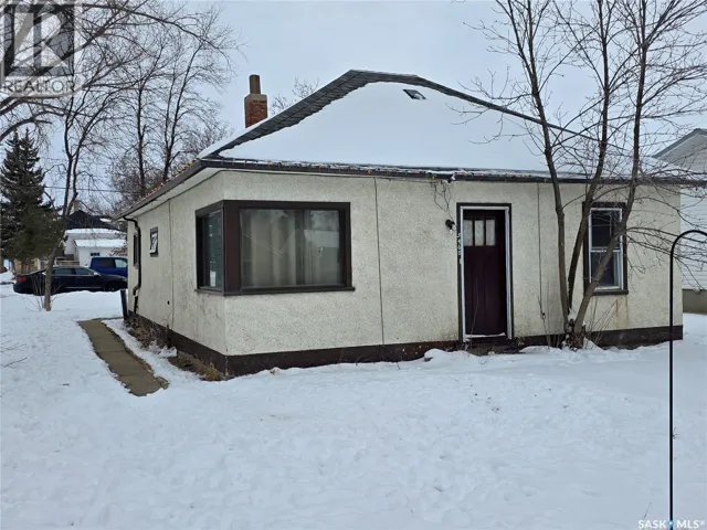 5460 Kings AVENUE, Gull Lake, Saskatchewan S0N1A0