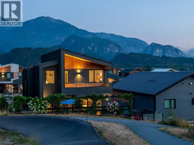 2929 SNOWBERRY PLACE, Squamish, British Columbia V8B1B1