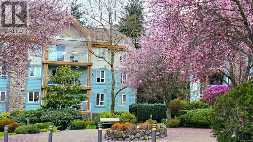 304 494 Marsett Pl, Saanich, British Columbia V8Z7J1