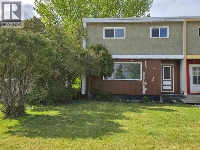 9521 89 Avenue, Peace River, Alberta T8S1G7