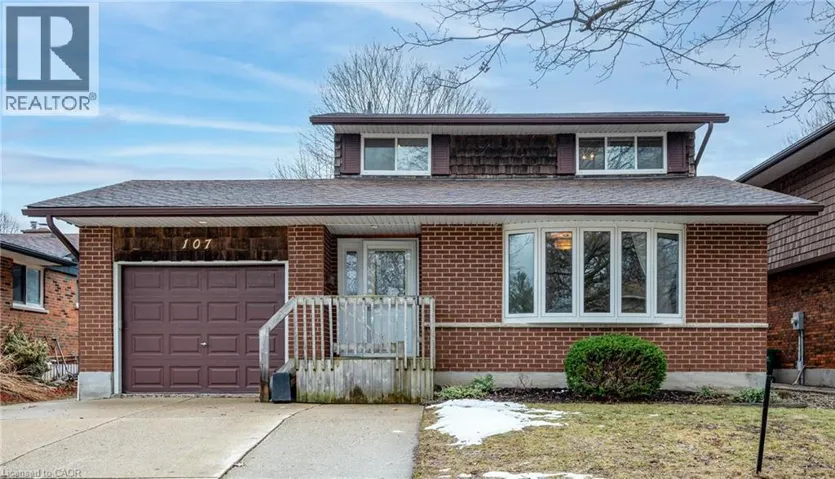 107 DUNSMERE Drive, Kitchener, Ontario N2E1W4