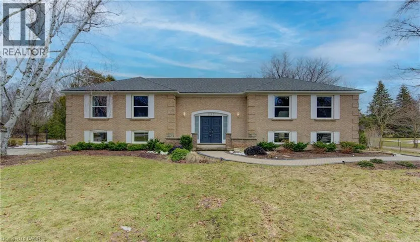 395 WARRINGTON Drive, Waterloo, Ontario N2L2P7