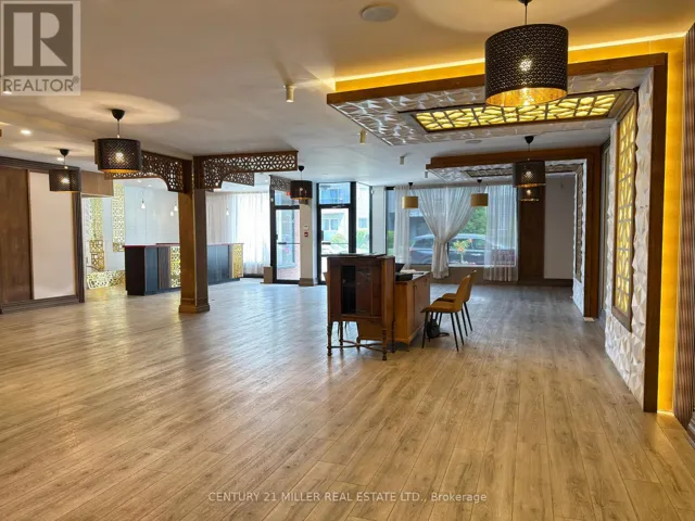 5 - 438 KERR STREET, Oakville (CO Central), Ontario L6K3C4