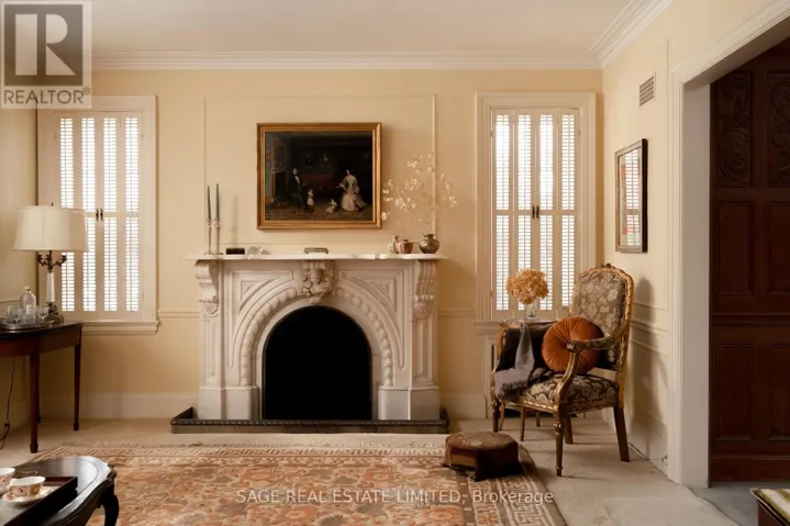 18 KING GEORGES ROAD, Toronto (Kingsway South), Ontario M8X1K7