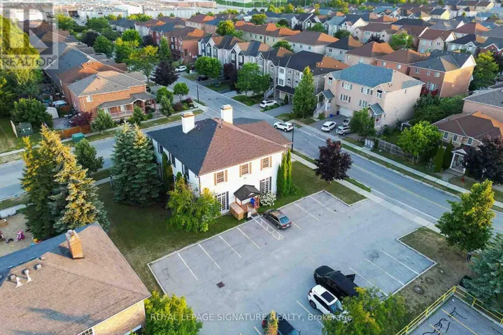 83 DAWSON MANOR BOULEVARD, Newmarket (Woodland Hill), Ontario L3X2H5