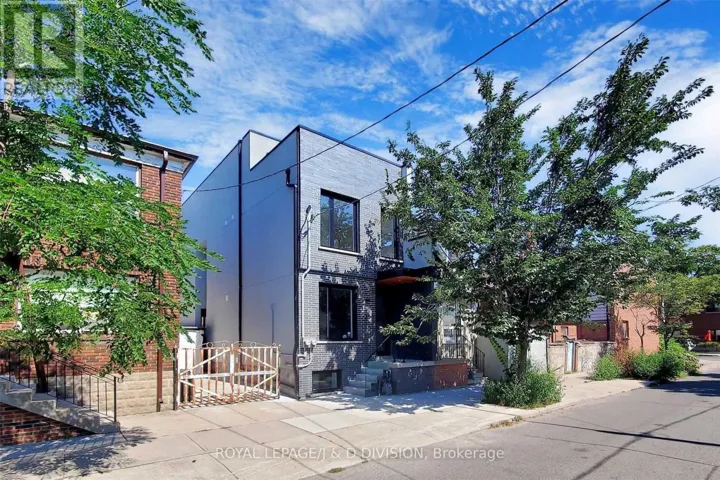 LOWER - 26 HENDERSON AVENUE, Toronto (Palmerston-Little Italy), Ontario M6J2B8