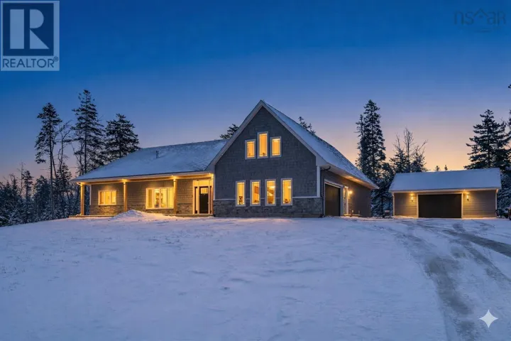 502 High Road, Fall River, Nova Scotia B2T1Z6