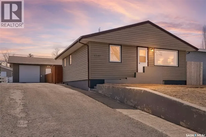 1239 Duffield STREET W, Moose Jaw, Saskatchewan S6H5K2