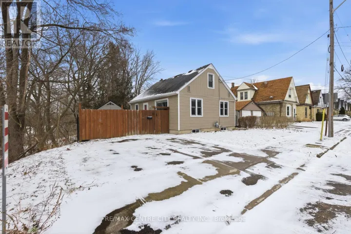51 SMITH STREET, London East (East L), Ontario N5Z2C6