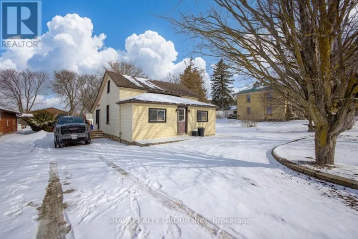 21 MAIN STREET W, Mapleton, Ontario N0G1P0