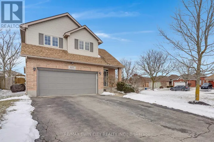 685 COLDSTREAM DRIVE W, Waterloo, Ontario N2V2J1