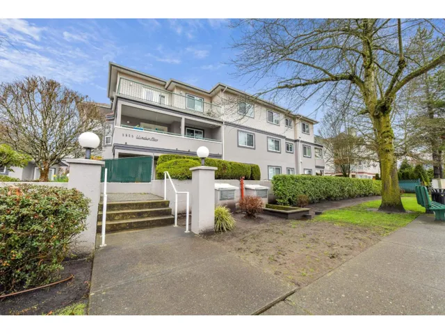 207 5955 177B STREET, Surrey, British Columbia V3S4J7