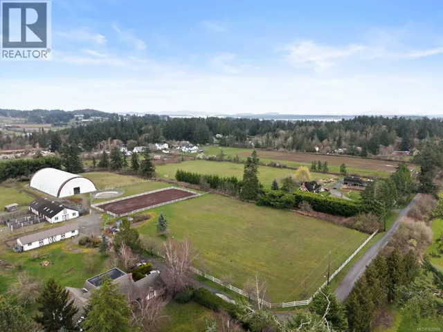 1588 White Rd, Central Saanich, British Columbia V8M1S8