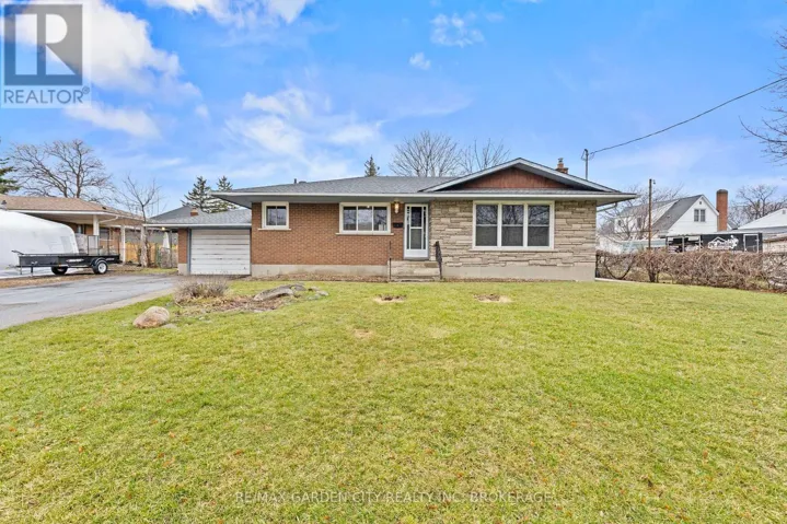 1 GLADMAN AVENUE, St. Catharines (Rural Port), Ontario L2N4A2