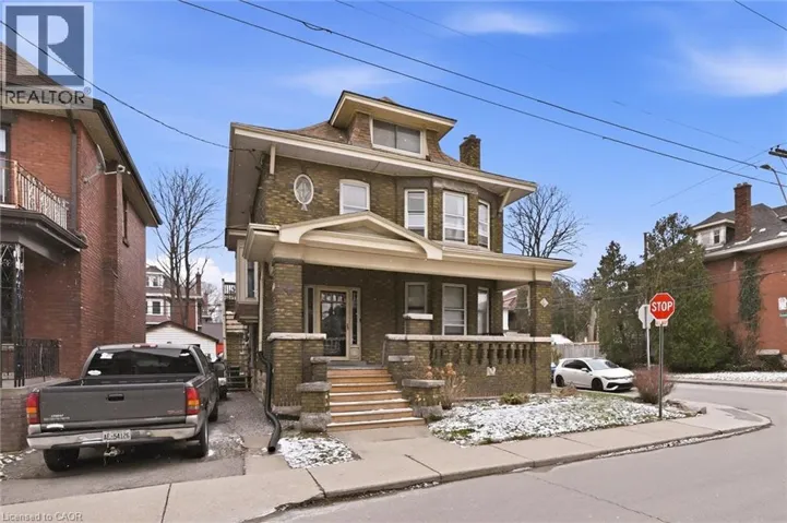 81 CARRICK Avenue, Hamilton, Ontario L8M2W4