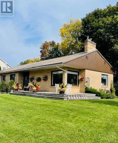 112 Upton RD, Sault Ste. Marie, Ontario P6A3W1