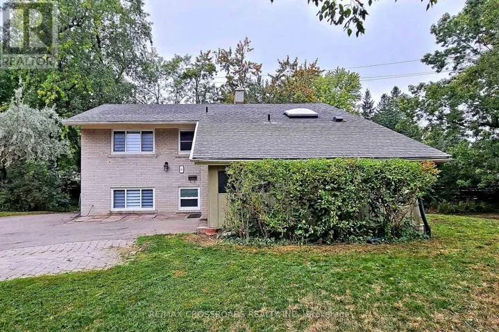 16 SANDALWOOD PLACE, Toronto (Banbury-Don Mills), Ontario M3B1L6