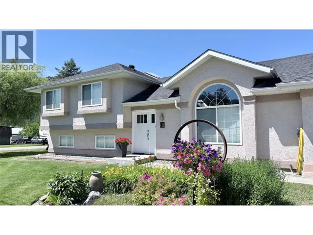 611 Gertrude Street, Midway, British Columbia V0H1M0