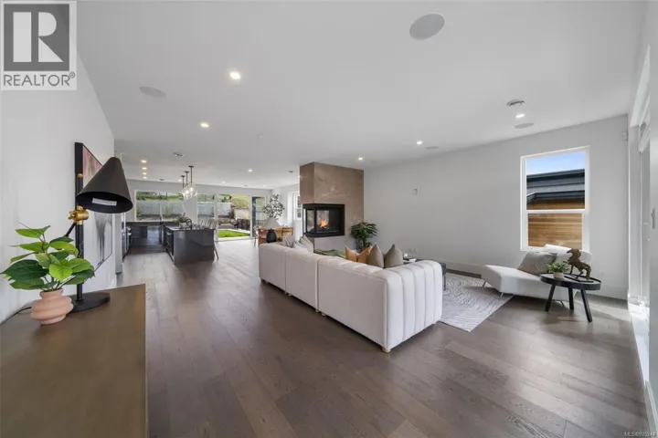 1221 Viewtop Rd, Duncan, British Columbia V9L0H7