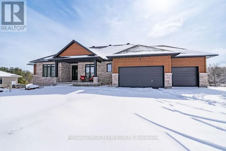 80 RAYMOND LUHTA CRESCENT, McNab/Braeside, Ontario K7S3G8