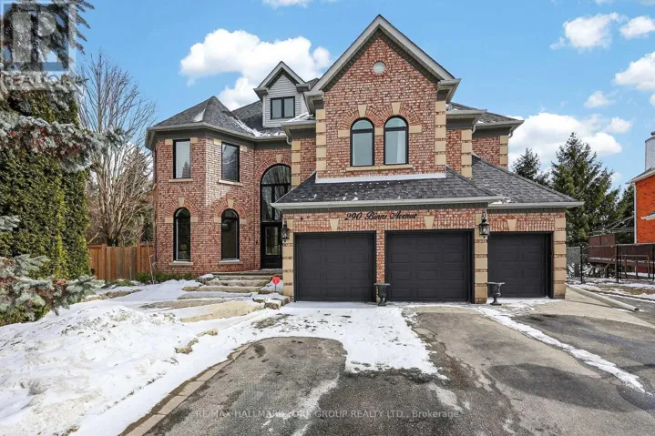 290 BINNS AVENUE, Newmarket (Glenway Estates), Ontario L3X1T6