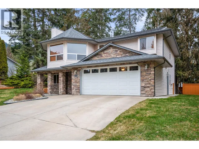 2287 Catt Avenue, Lumby, British Columbia V0E2G0