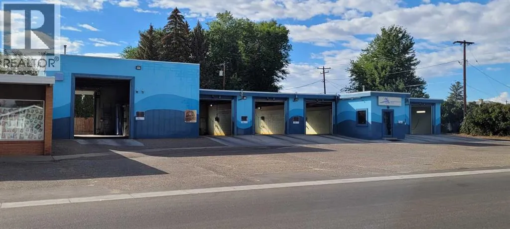 1280 4 Avenue NE, Medicine Hat, Alberta T1A6B9