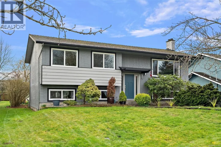 10289 Godfrey Pl, Sidney, British Columbia V8L2K9