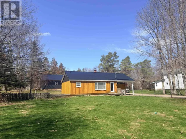31 Pleasant Street, Melvern Square, Nova Scotia B0P1R0